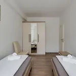 Two-bedroom Tatty Apartamento