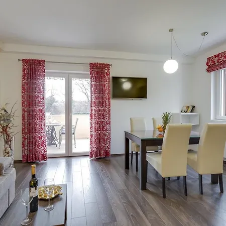 Apartment Two-bedroom Tatty *