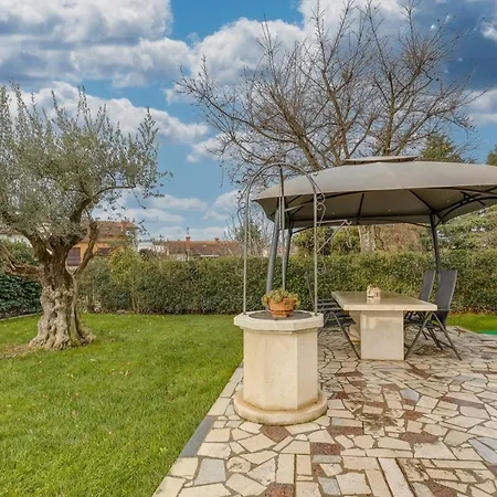 Appartement Two-bedroom Tatty *