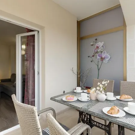 Two-bedroom Tatty * Porec
