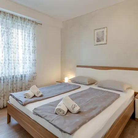 Two-bedroom Tatty