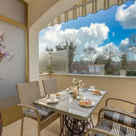 Appartement Two-bedroom Tatty