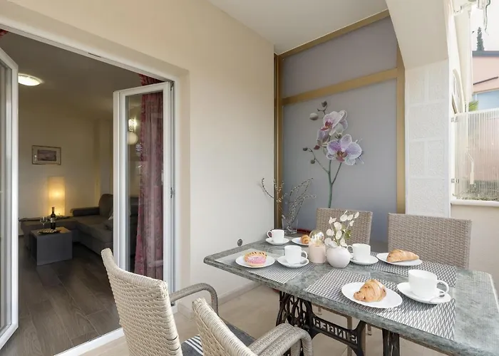 Two-bedroom Tatty * Porec