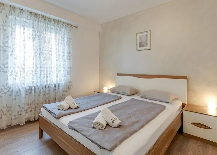 Two-bedroom Tatty